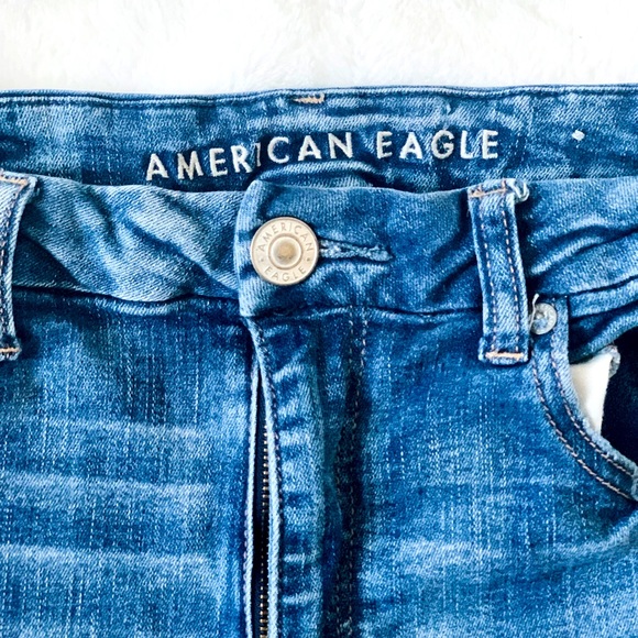 AE | NE(X)T Level Curvy High Waisted Shorts Medium Bright Indigo - Picture 4 of 5